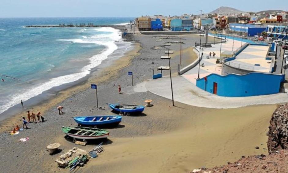 Apartment & Beach - Airport El Burrero Luaran gambar